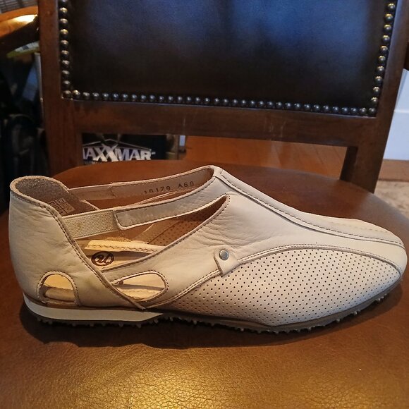 Mens leather casual vacation shoes. - Picture 7 of 8